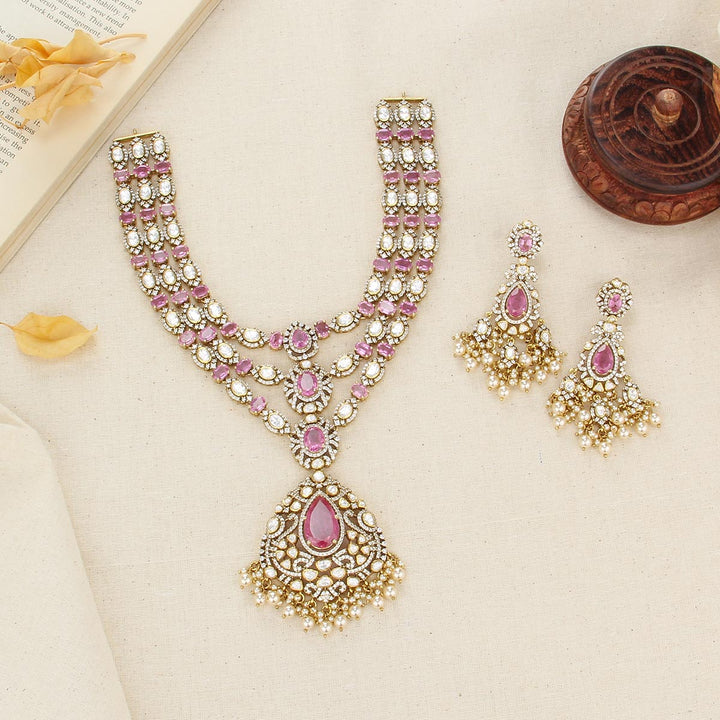 Shine Charm Short Necklace Set