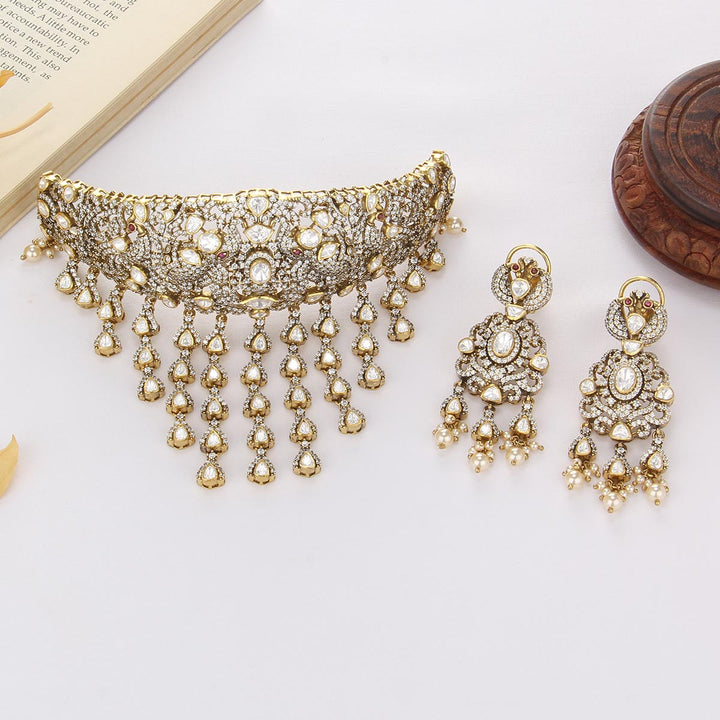 Trendy & Glow Victorian Choker Set