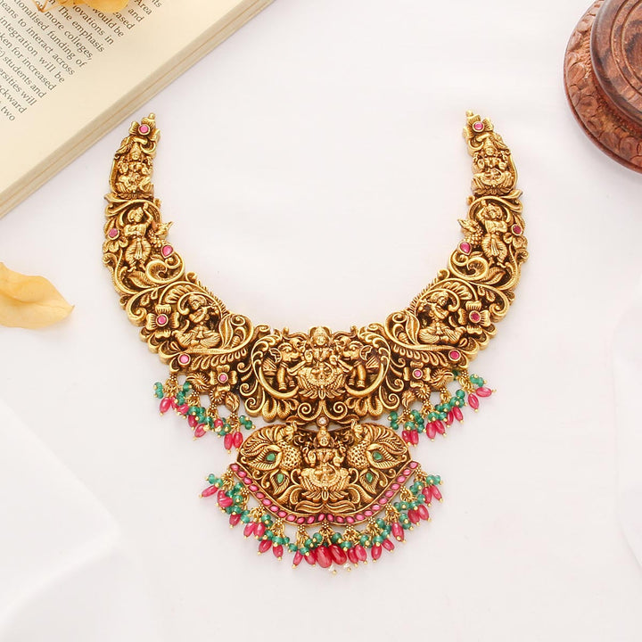 Barvika Short Necklace