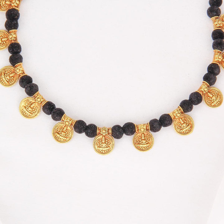Dhanvitha Rope Necklace