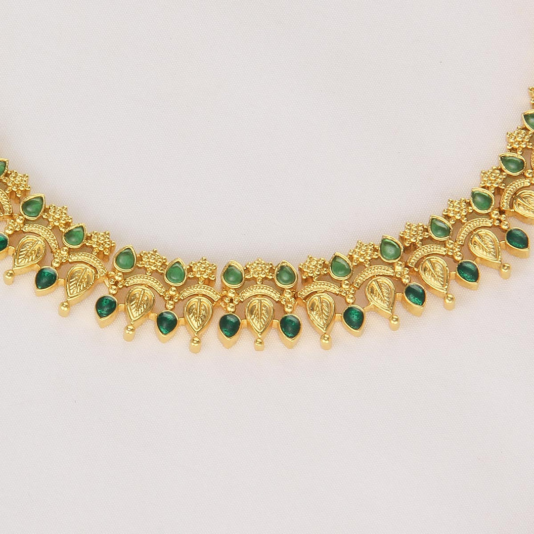 Jhansikha Short Necklace Set