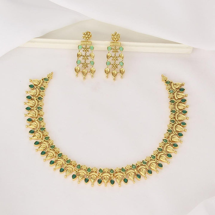 Jhansikha Short Necklace Set