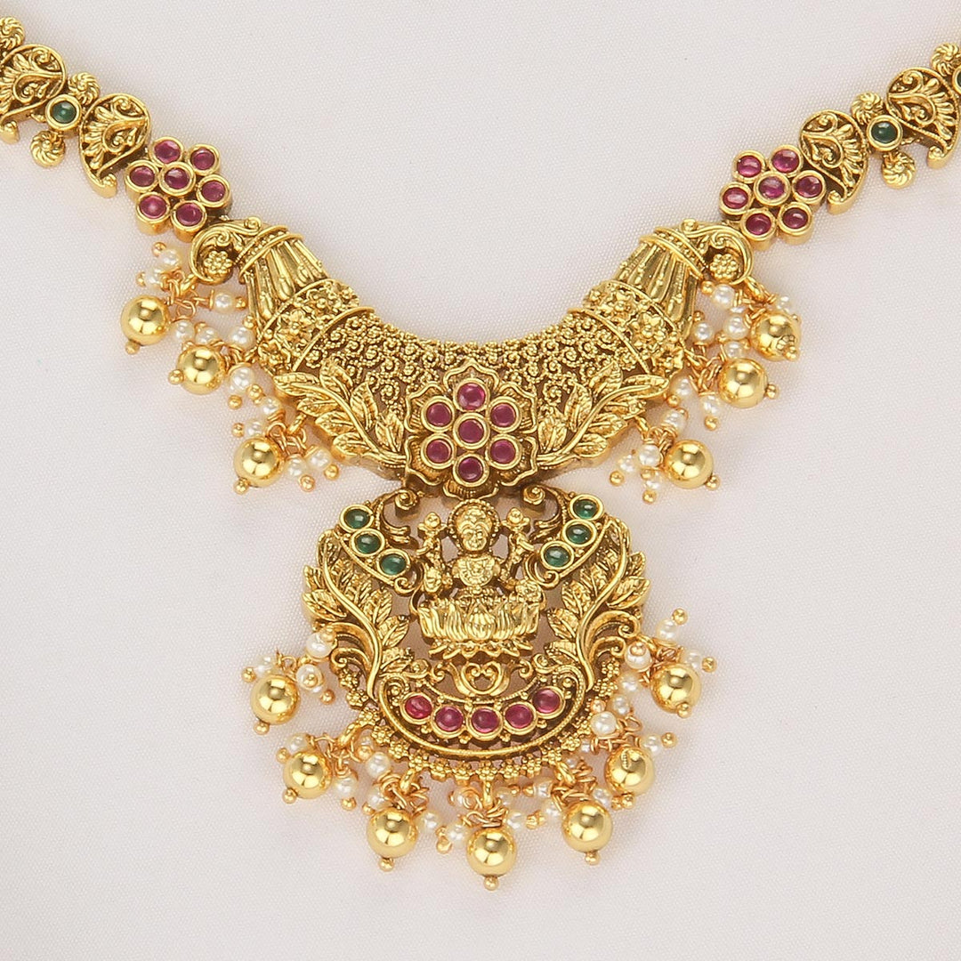 Grandeur Nagas Short Necklace Set