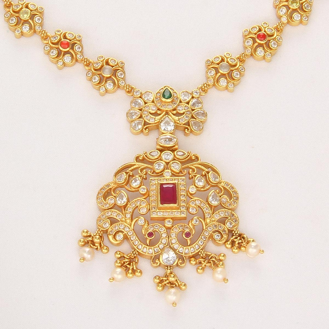 Attractive Stone Short Necklace