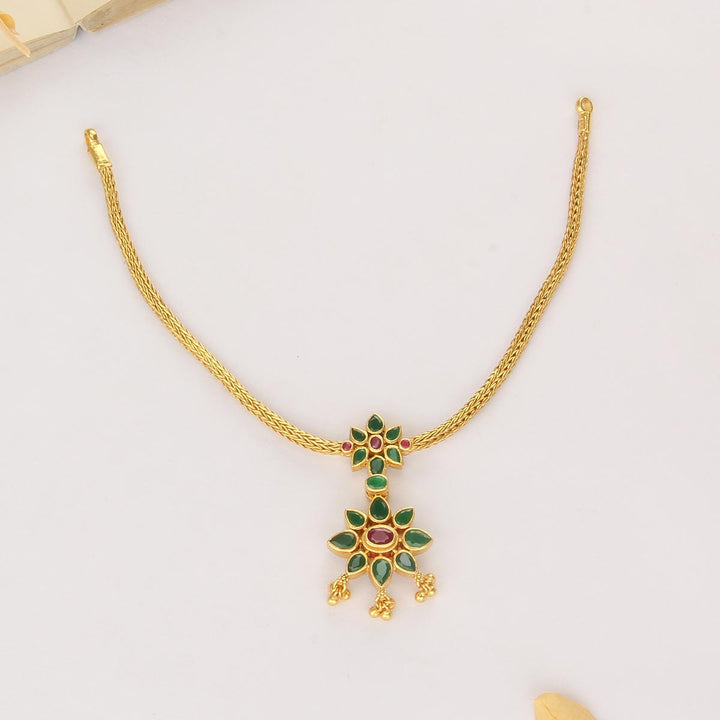 Varnikha Reversible Short Necklace