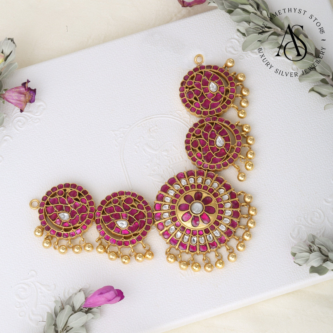 Astonishing Kundan Necklace