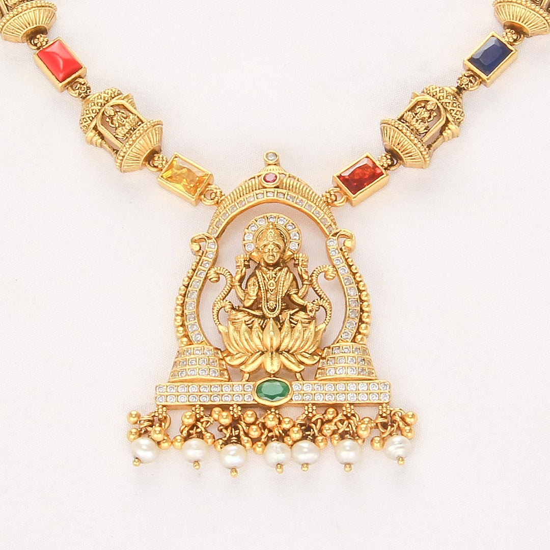 Henisha Nagas Short Necklace