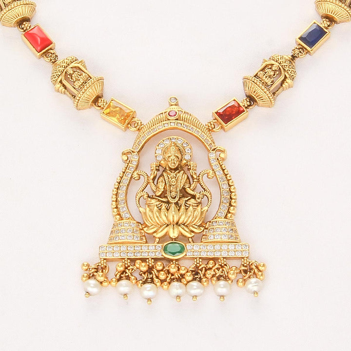 Henisha Nagas Short Necklace