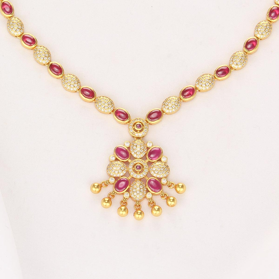 Sparkling Stone Short Necklace