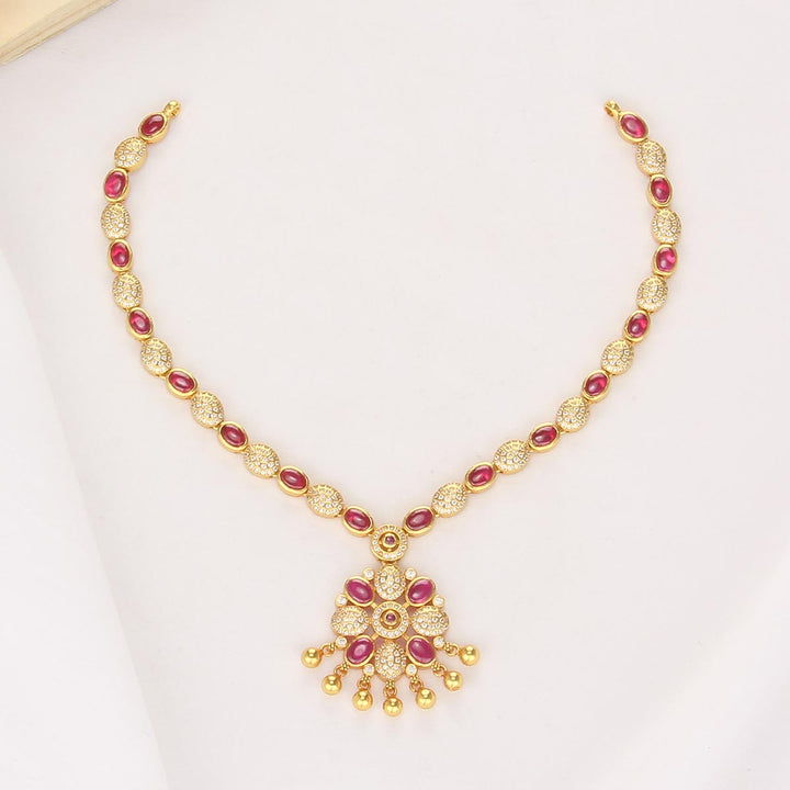 Sparkling Stone Short Necklace