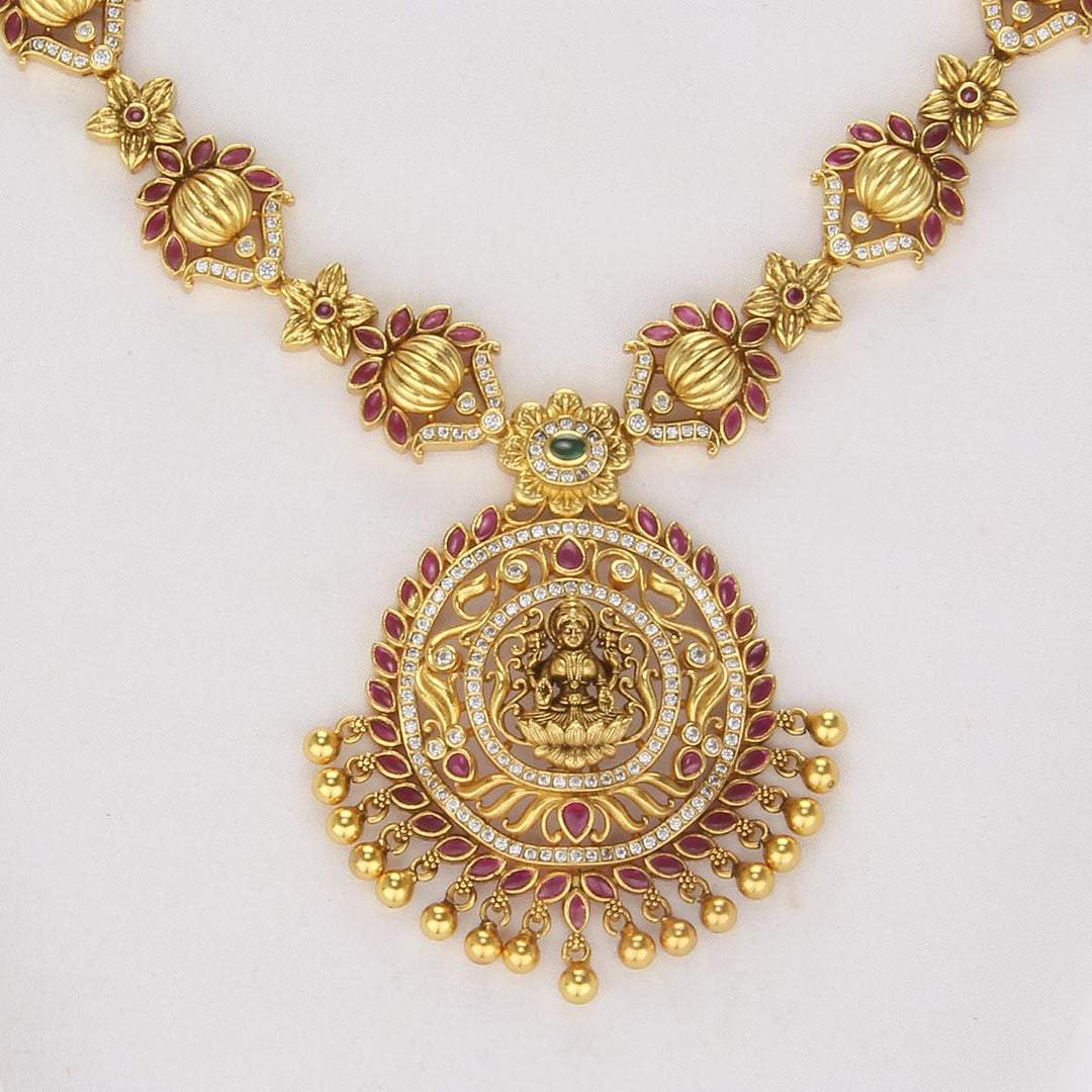 Anushika Nagas Short Necklace