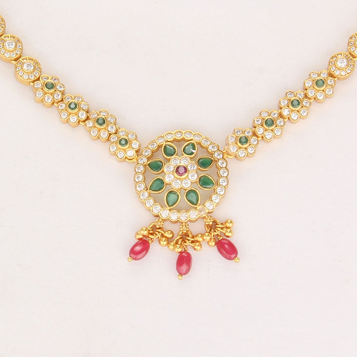 Sparkling Stone Short Necklace