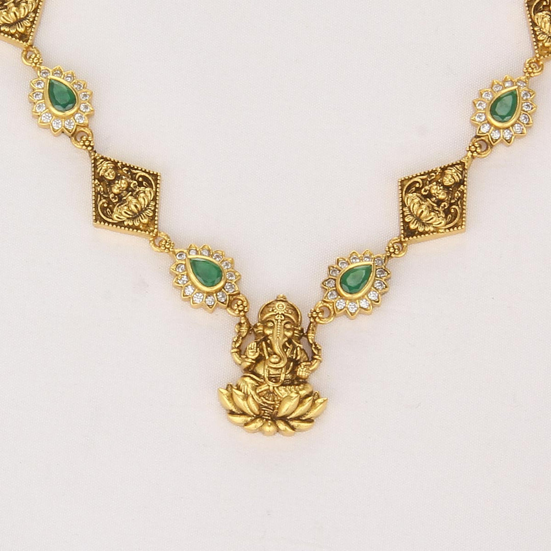 Aashini Nagas Short Necklace