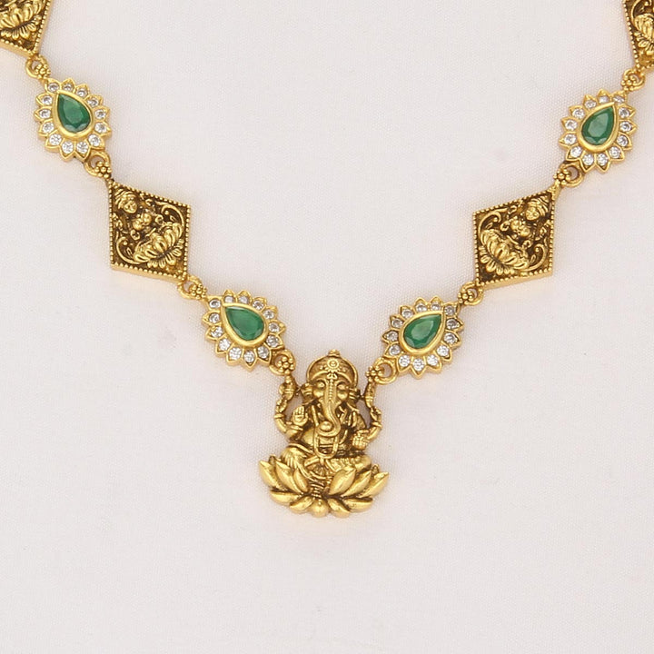 Aashini Nagas Short Necklace