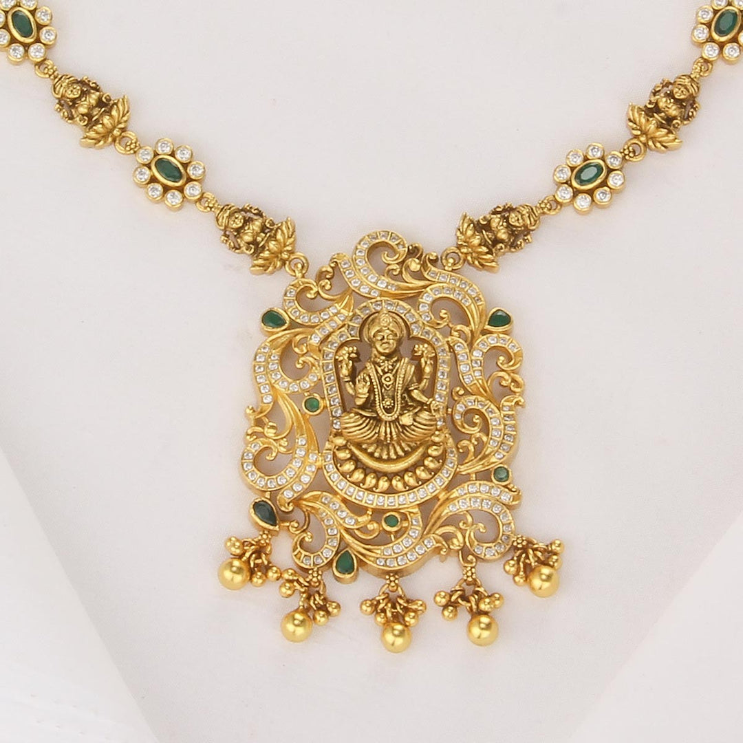 Haniya Nagas Short Necklace