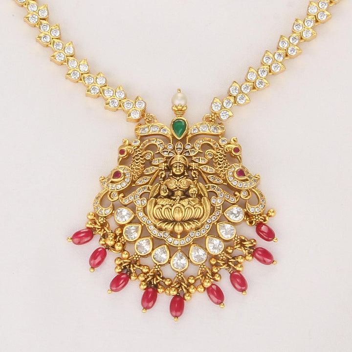 Gleaming Stone Short Necklace