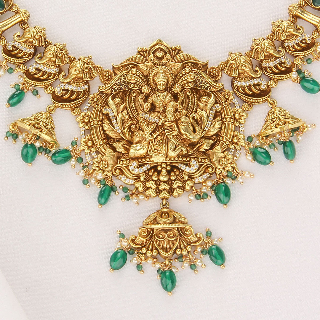 Luxurious Charm Nagas Short Necklace
