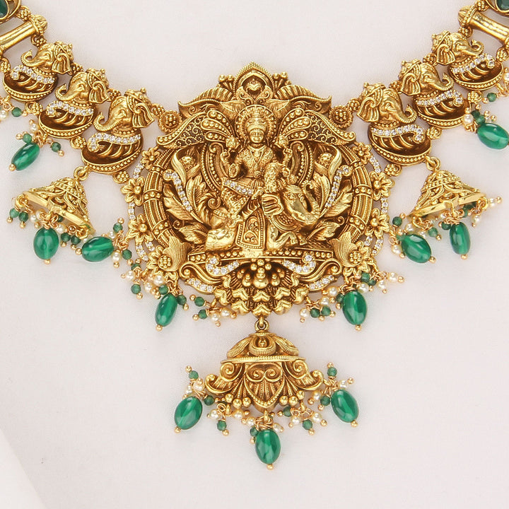 Luxurious Charm Nagas Short Necklace