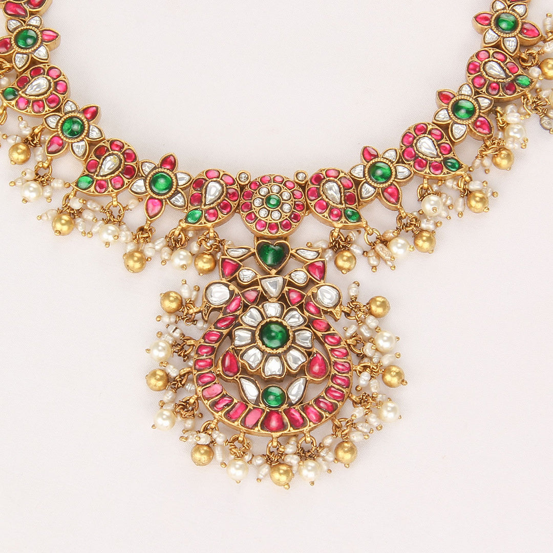 Gorgeous Kundan Short Necklace