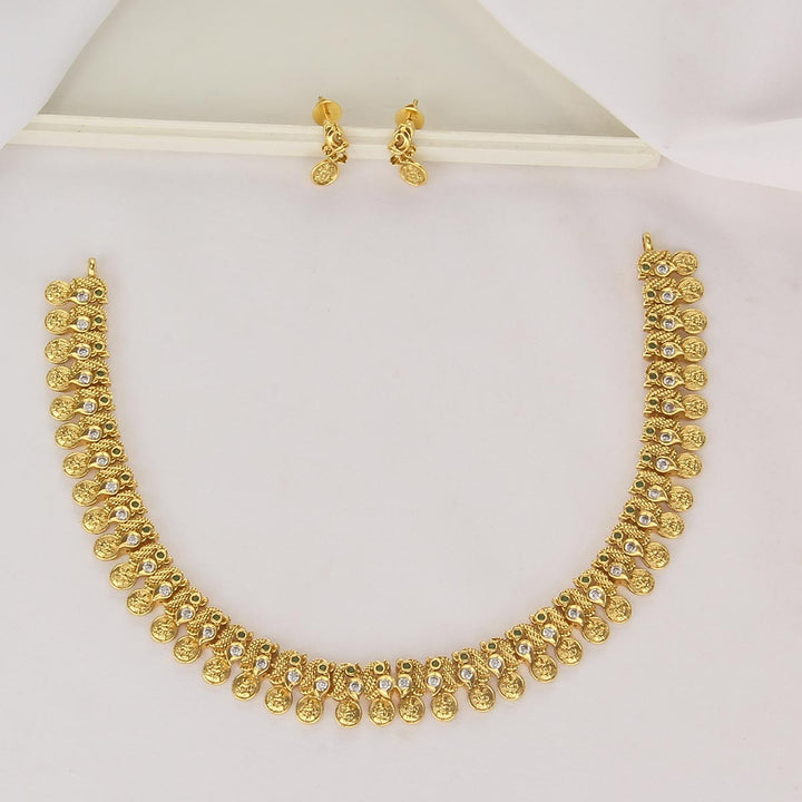 Jaanvikha Nagas Short Necklace Set