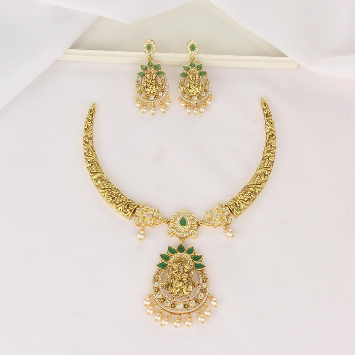 Prachina Short Necklace Set