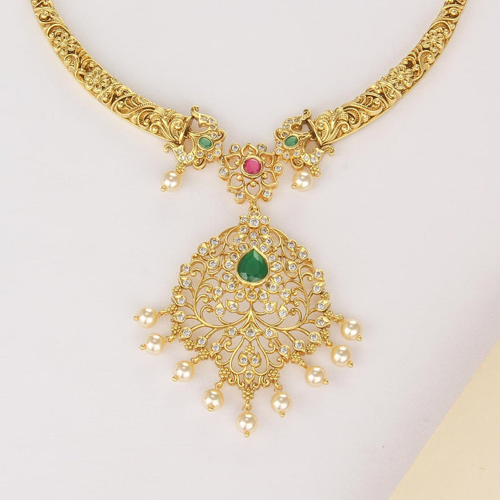 Nivasi Short Necklace Set
