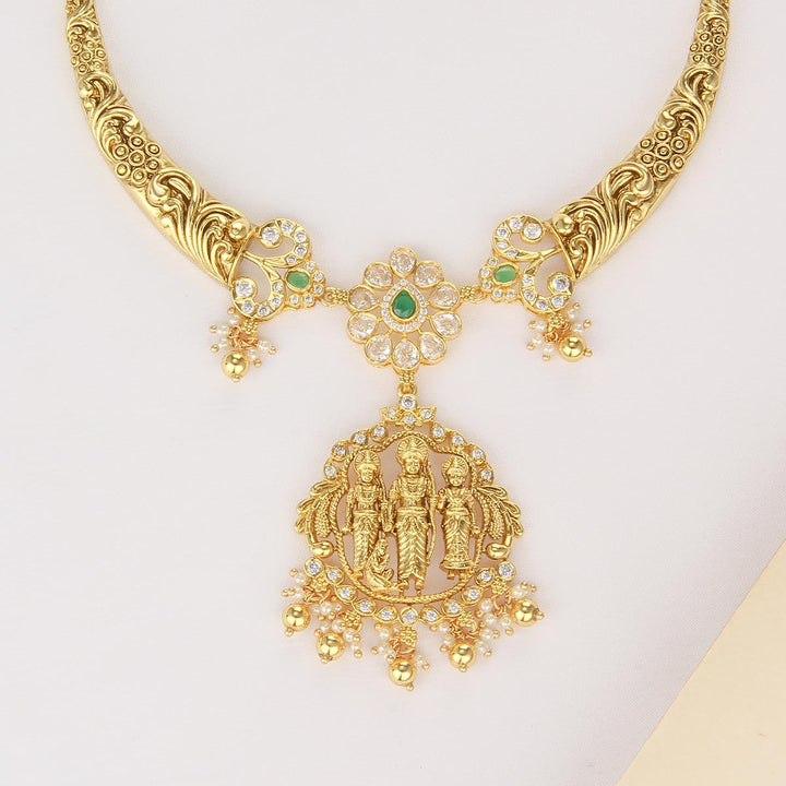 Shaira Short Necklace Set