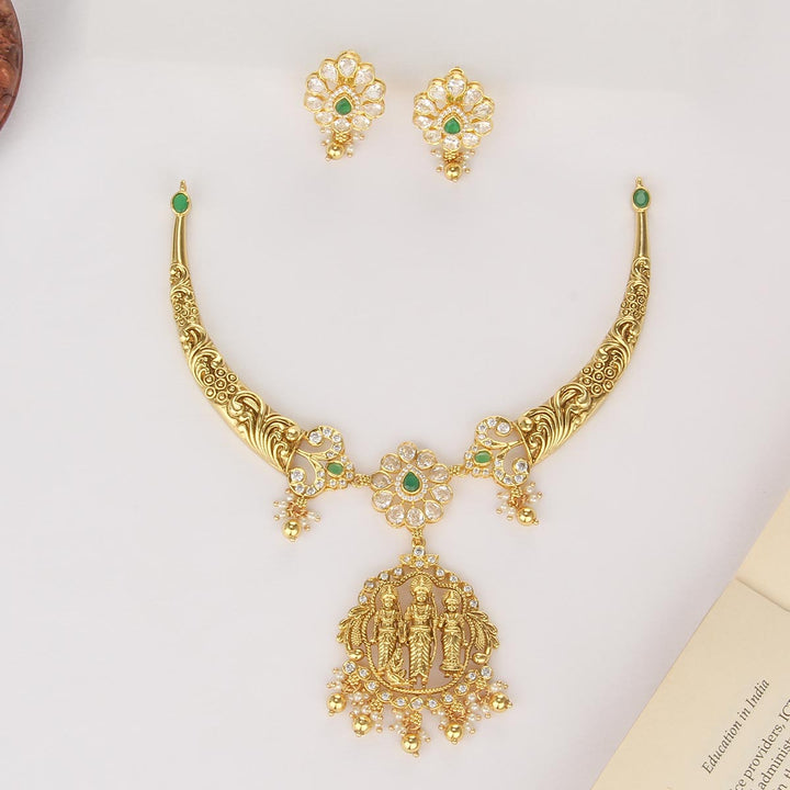 Shaira Short Necklace Set