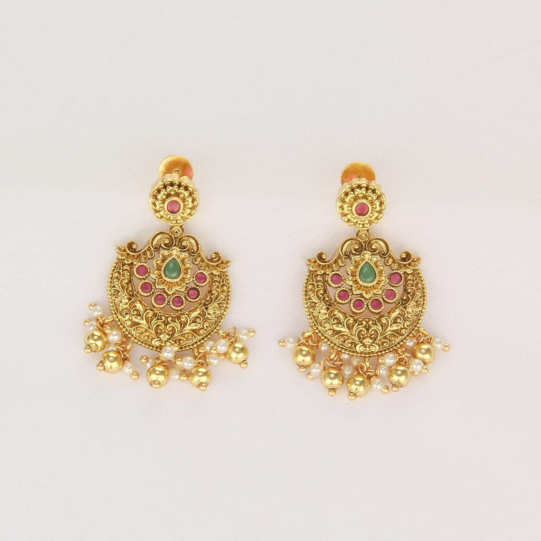 Prashikha Short Necklace Set