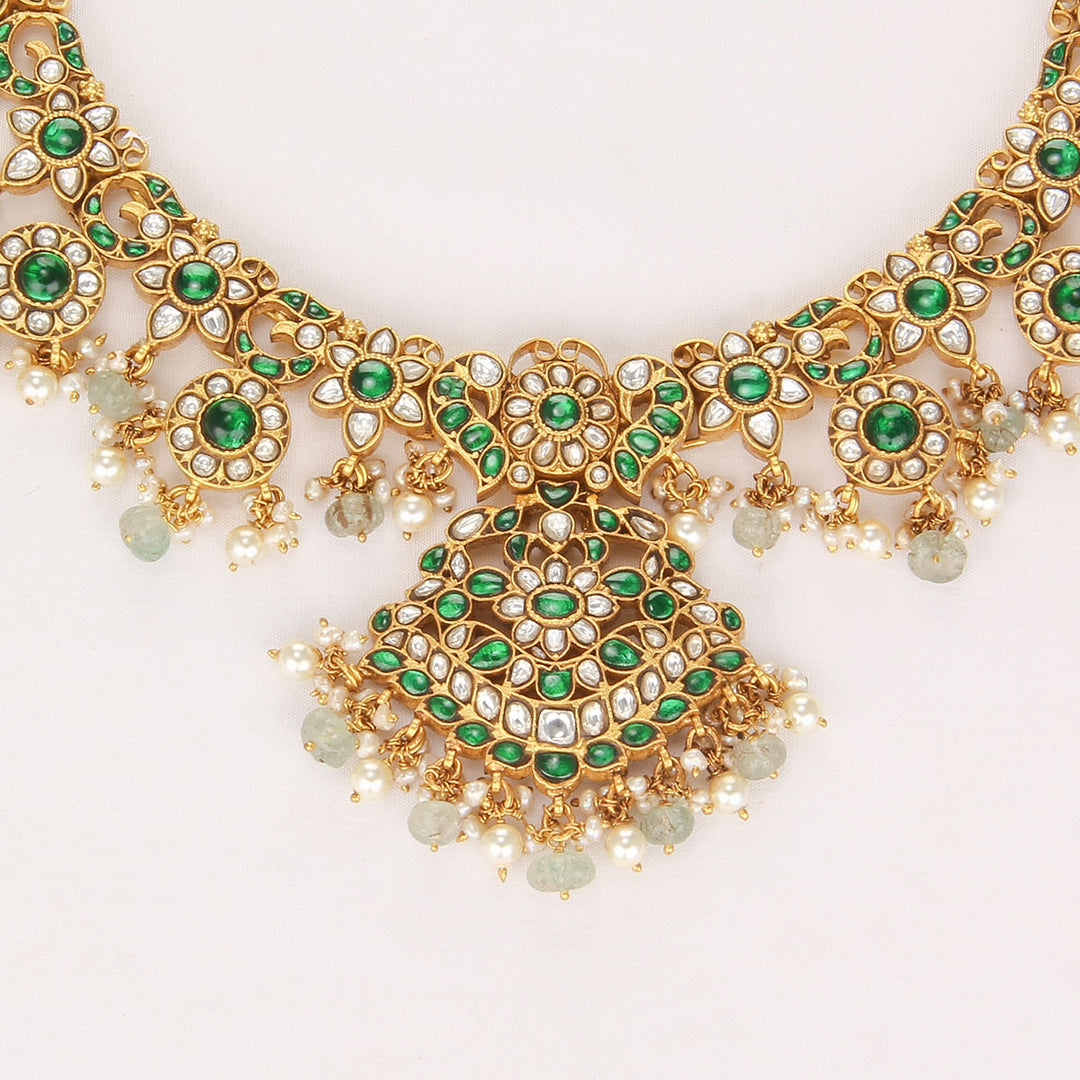 Shakshi Kundan Short Necklace