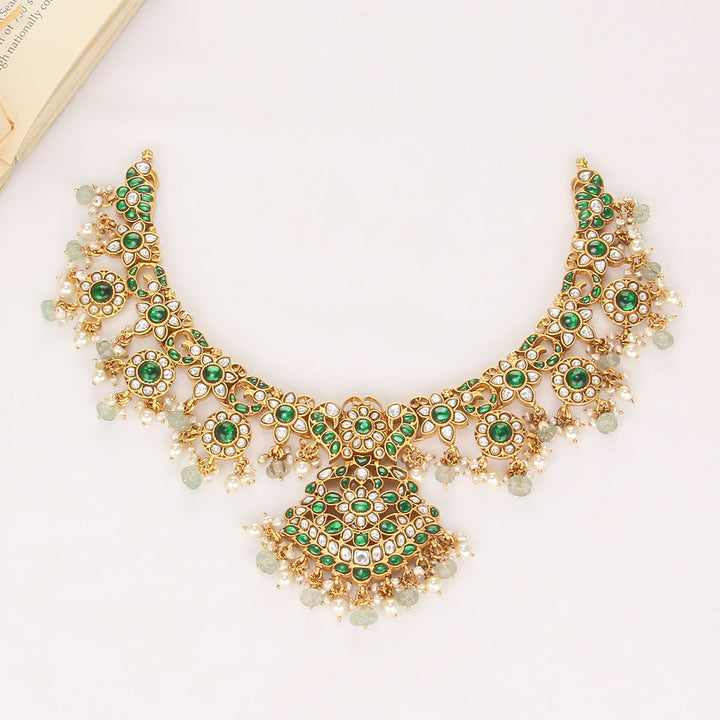 Shakshi Kundan Short Necklace