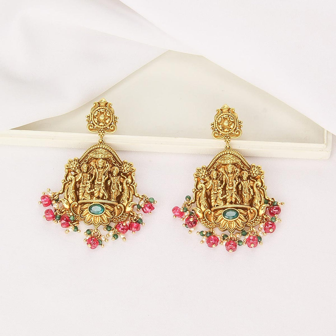 Dhavikha Nagas Short Necklace Set