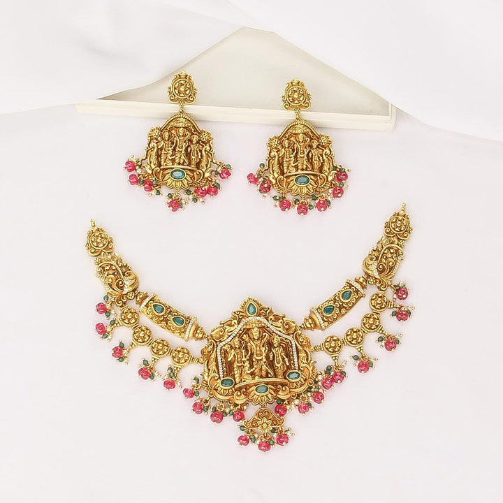 Dhavikha Nagas Short Necklace Set