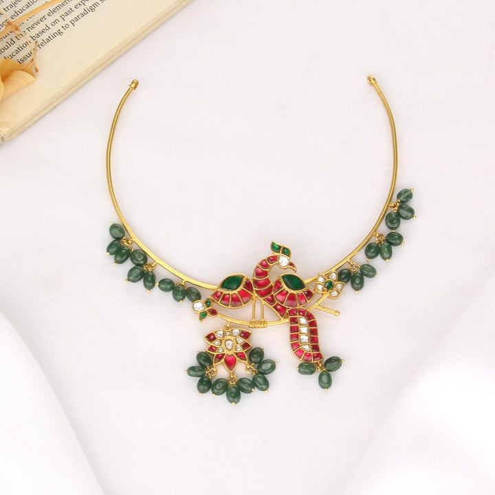 Chic & Fabulous Kundan Short Necklace