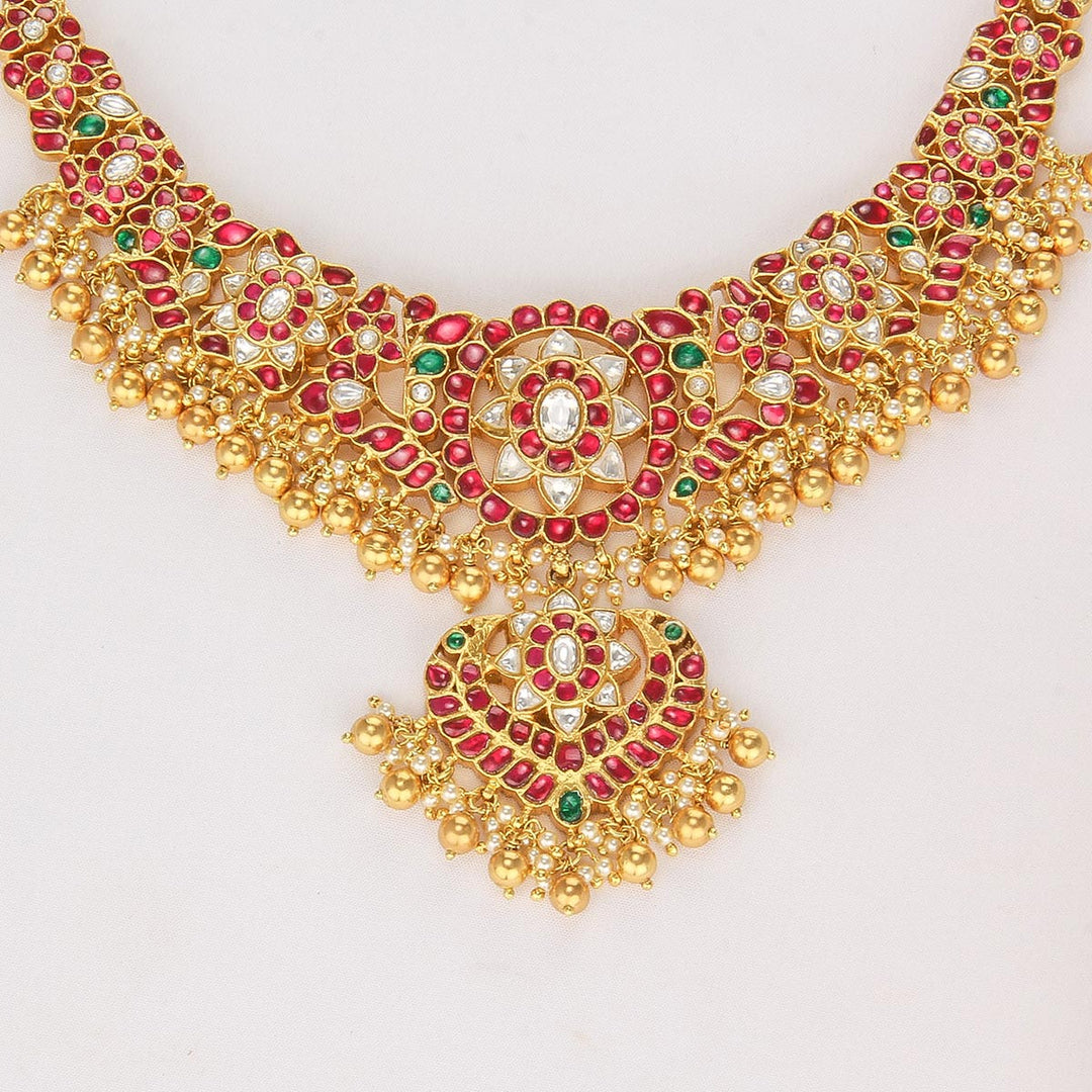 Liyashikha Kundan Short Necklace