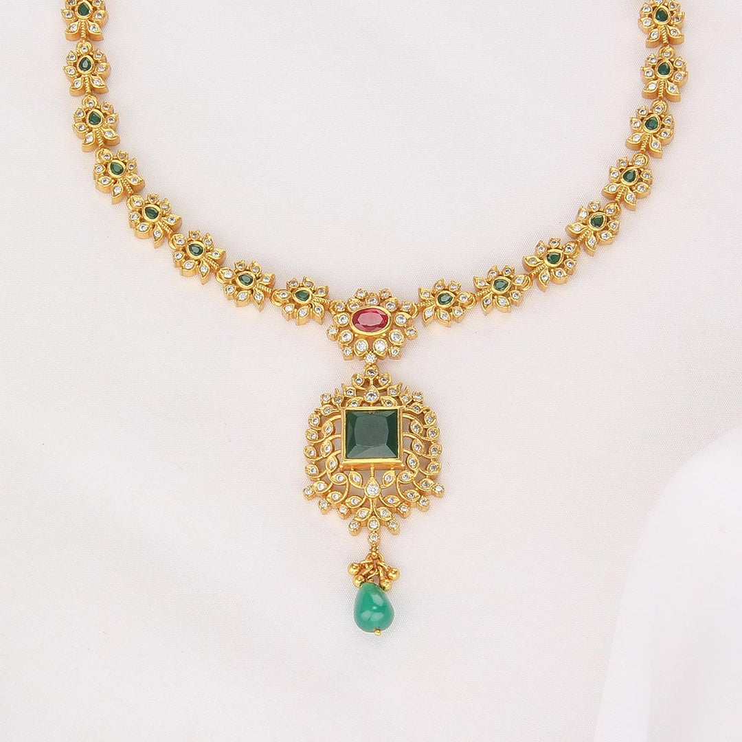 Classic Glow Short Necklace