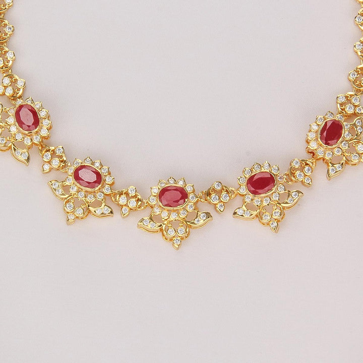 Glittering Diamond Design Short Necklace
