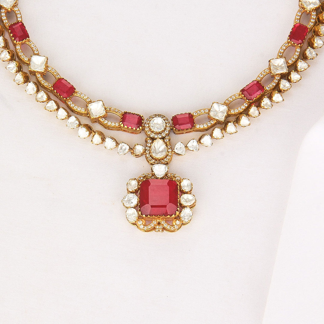 Red Giant Short Necklace