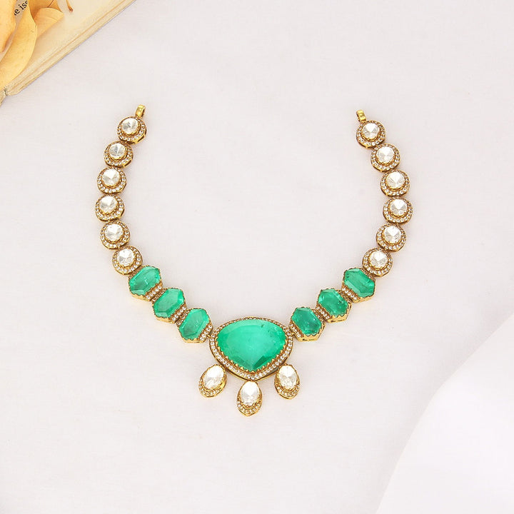 Jivikha Short Necklace