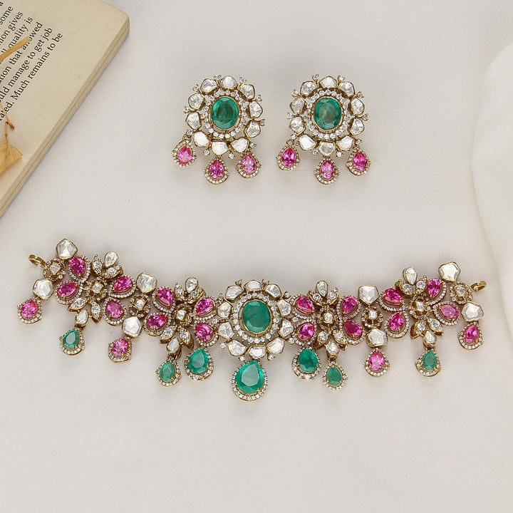 Pretty Look Choker Set