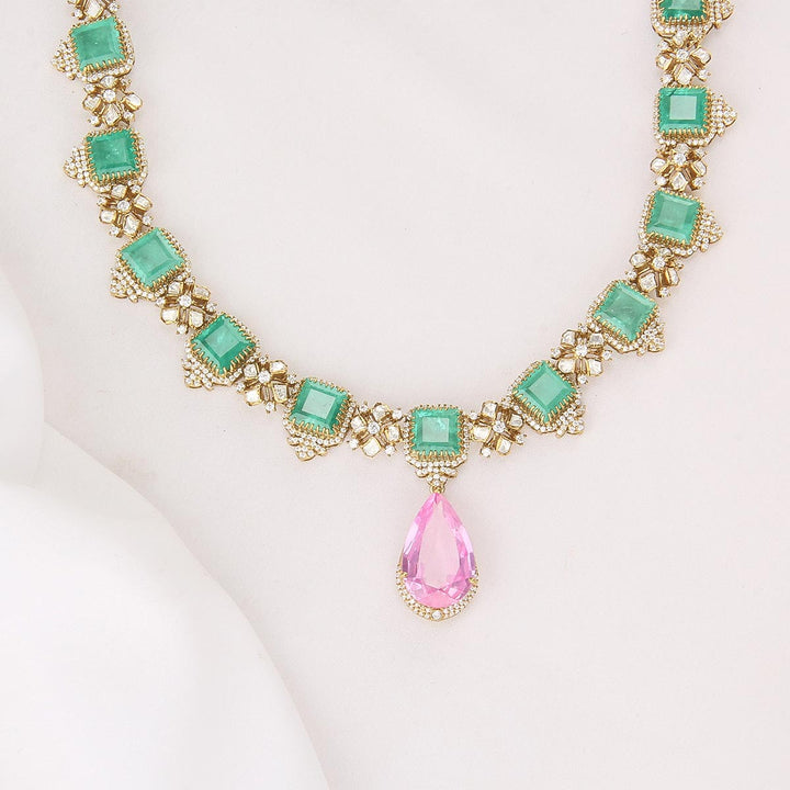 Vithara Short Necklace Set