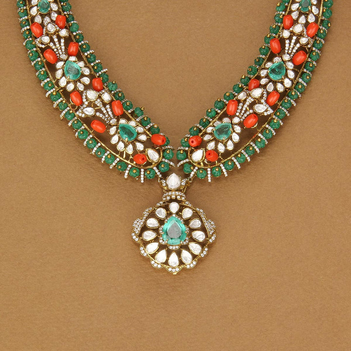Trendy Victorian Short Necklace Set