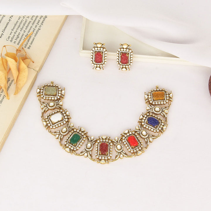 Vidhana Short Necklace Set