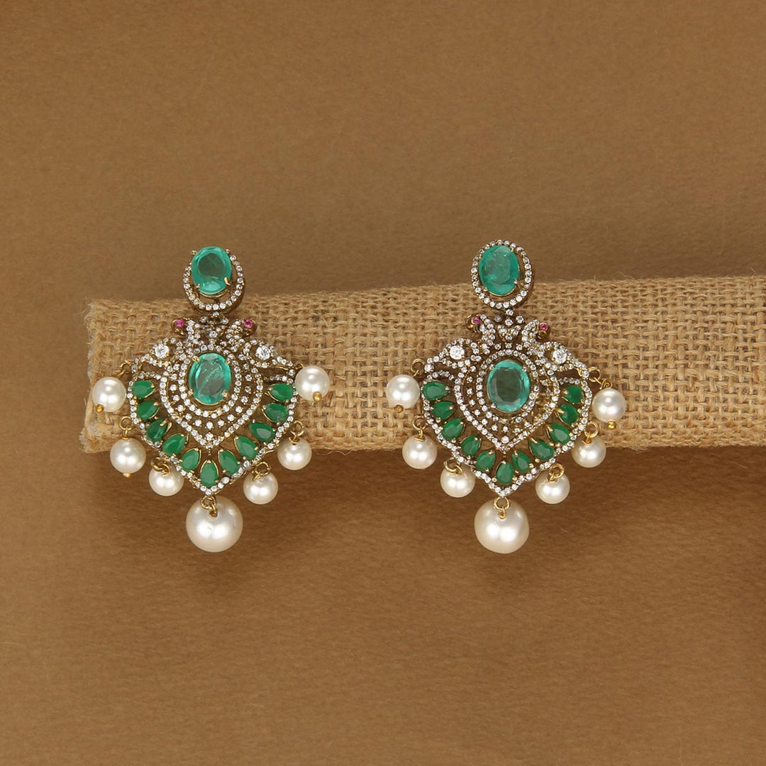 Luxurious Victorian Long Necklace Set