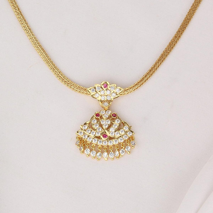 Attractive Attigai Necklace