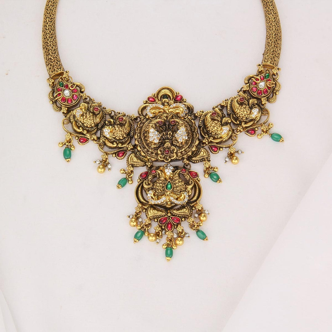 Dipthi Nagas Short Necklace