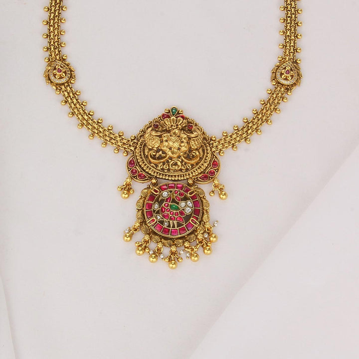 Siyani Nagas Short Necklace