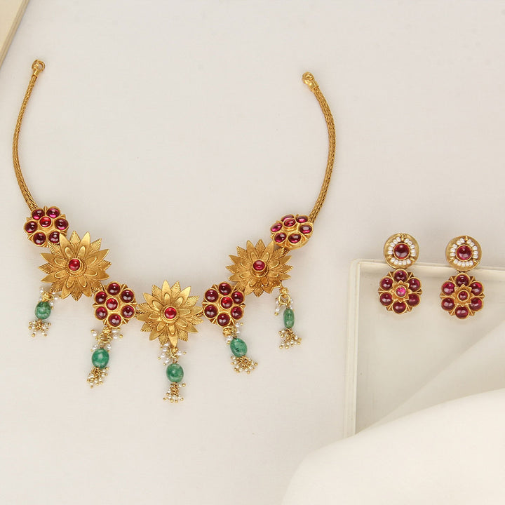 Dhaisini Floral Short Necklace Set