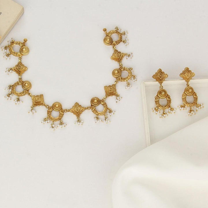 Meadow Glow Short Necklace Set