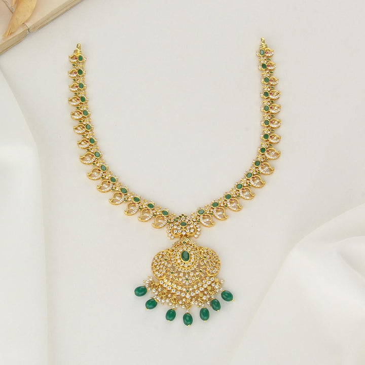 Jivantha Short Necklace